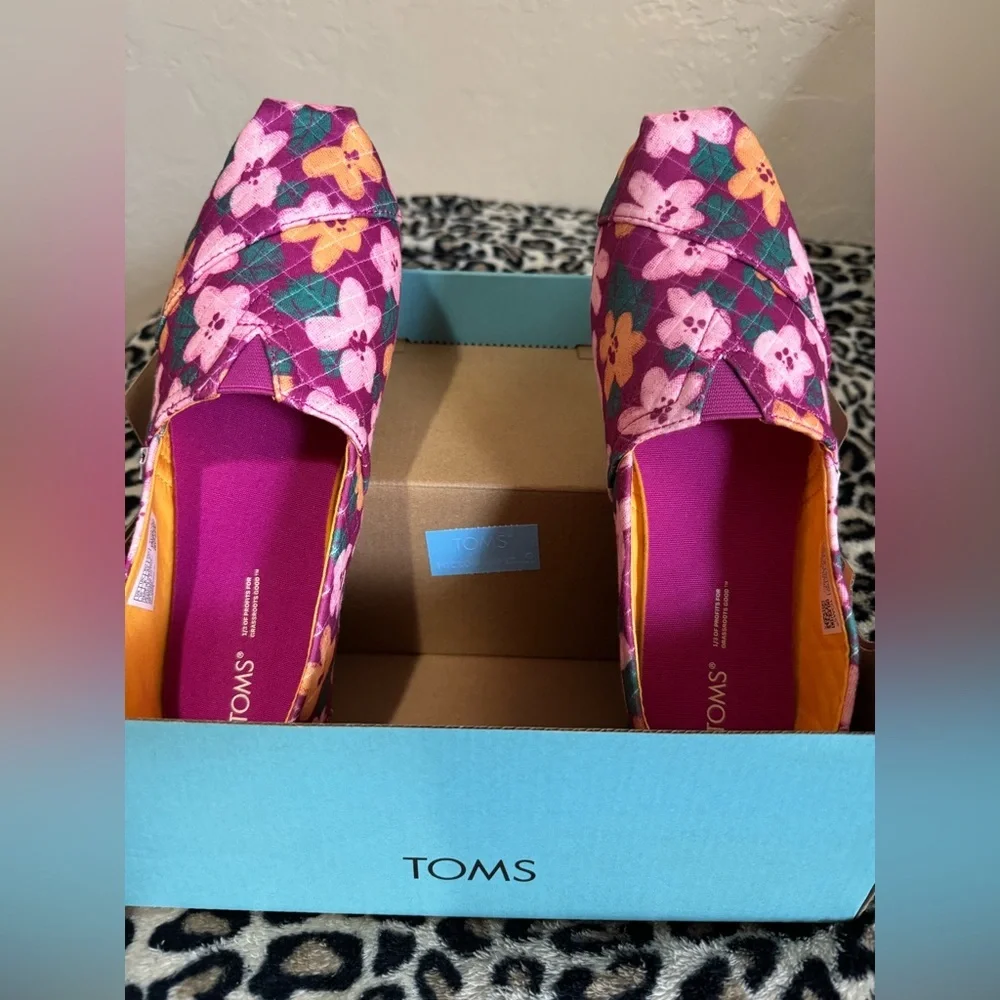 TOMS Women’s 10; Alpargata Dark Fuchsia REPREVE; Oversize Blooms Quilted Knit
